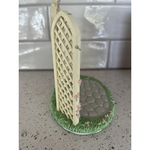 Precious Moments Collection Bridal Party Trellis Cake Topper Figure Not Included - Picture 3 of 10